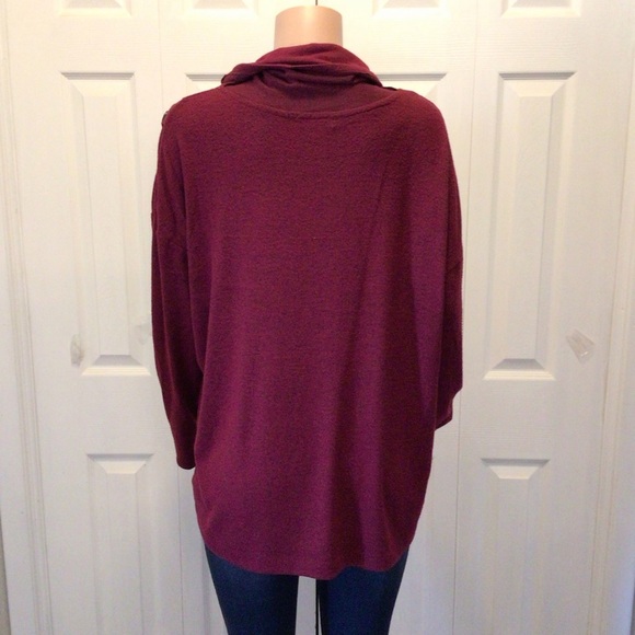 89th + Madison Womens Red Long Sleeve Cowl Neck Crossover Sweater Size Large - Picture 3 of 5